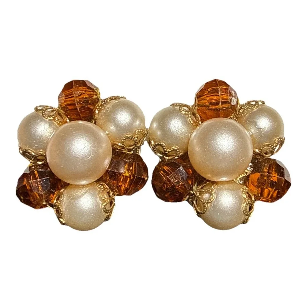 Vintage Brown and Faux Pearl Beaded Cluster Clip On Earrings J15-21